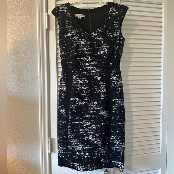 Kay Unger Dresses & Skirts - Kay Unger Black and White Textured Sheath Dress